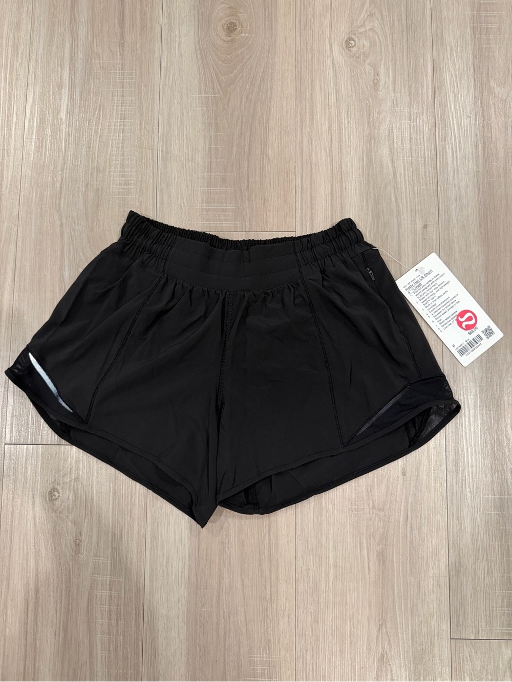 NWT Lululemon Hotty Hot Low Rise 2.5”